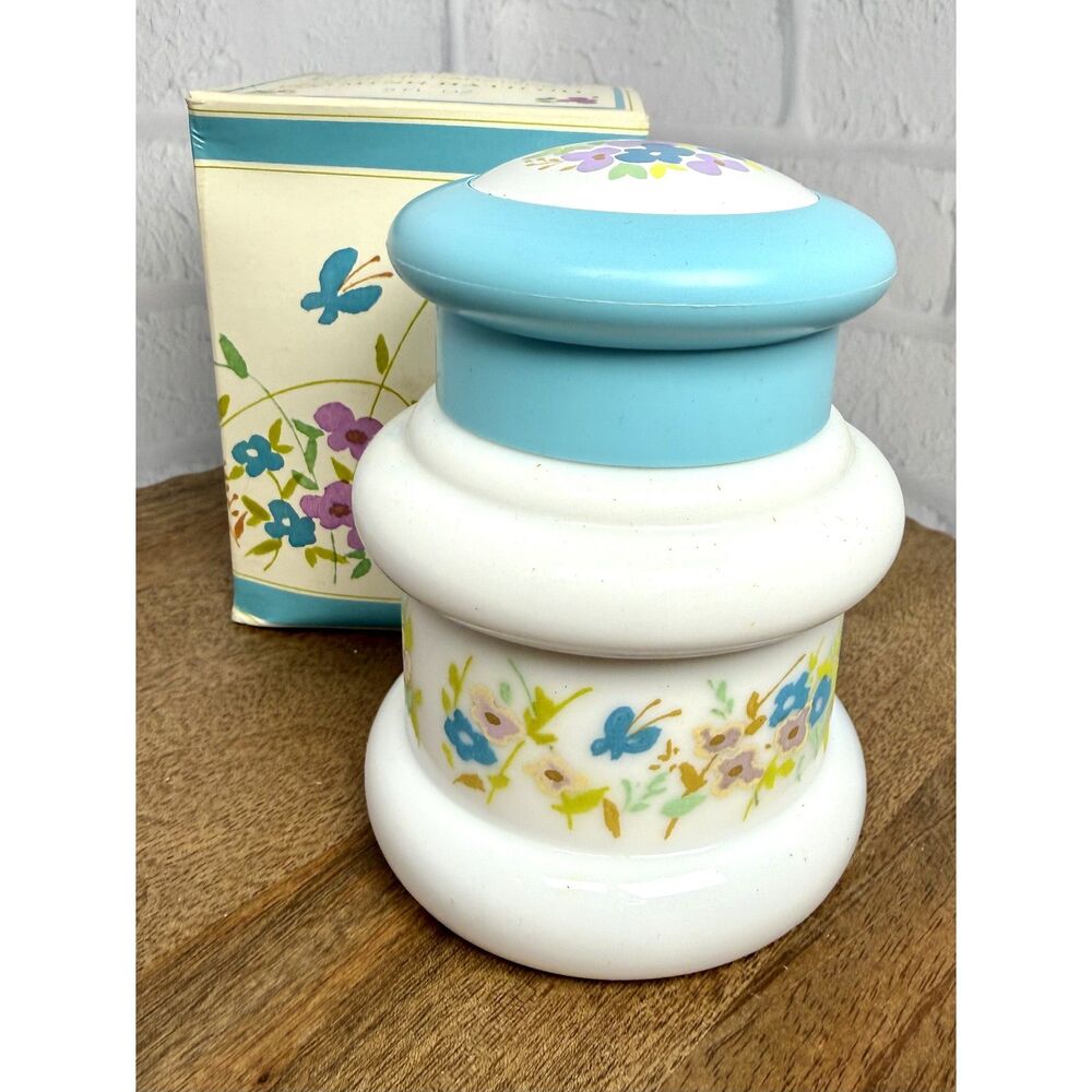 Avon English Provincial Bird of Paradise Foaming Bath Oil White w/ Box 8 fl. oz.